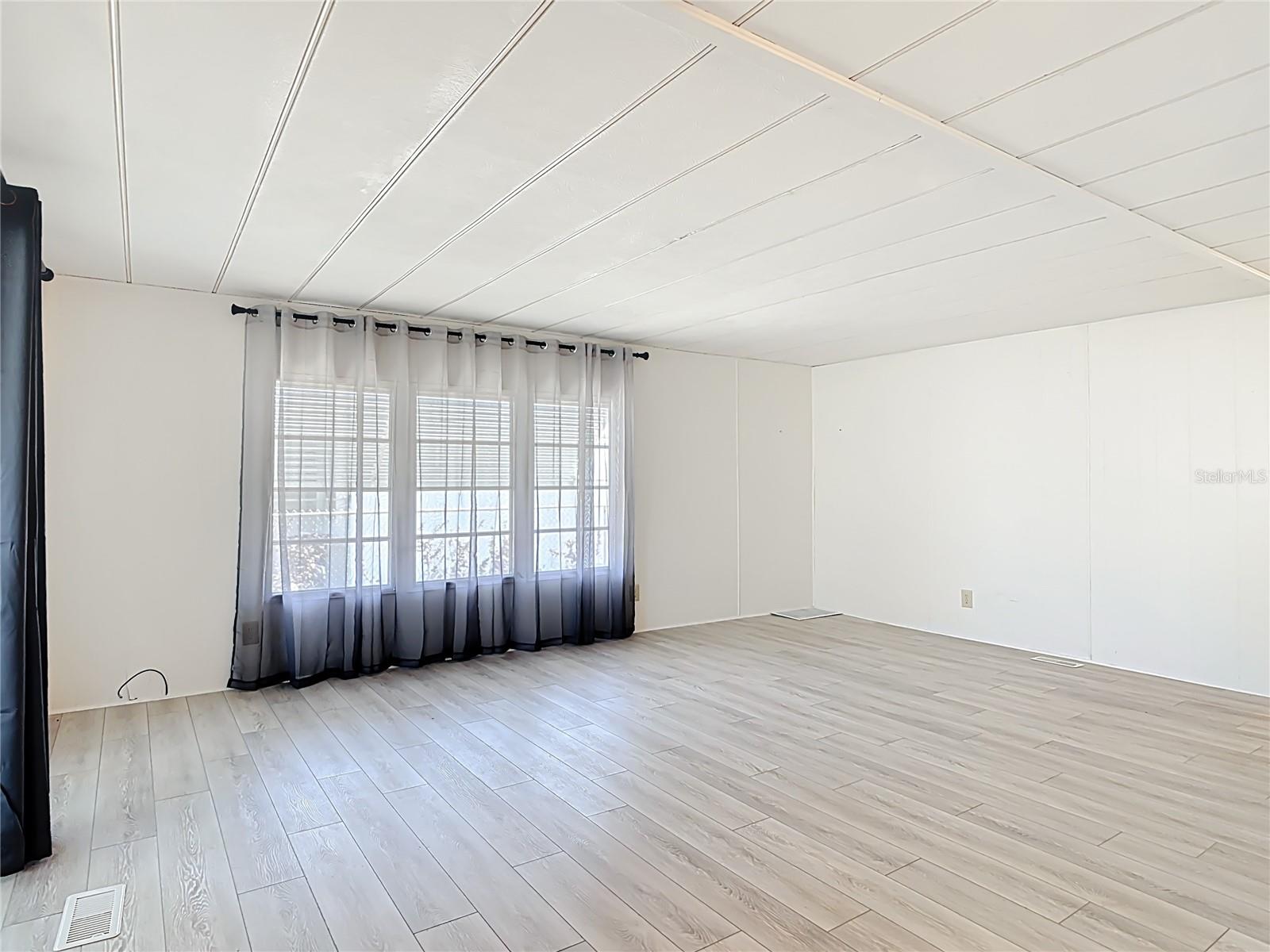 TAVARES LAKE FRANCES ESTATES - Residential