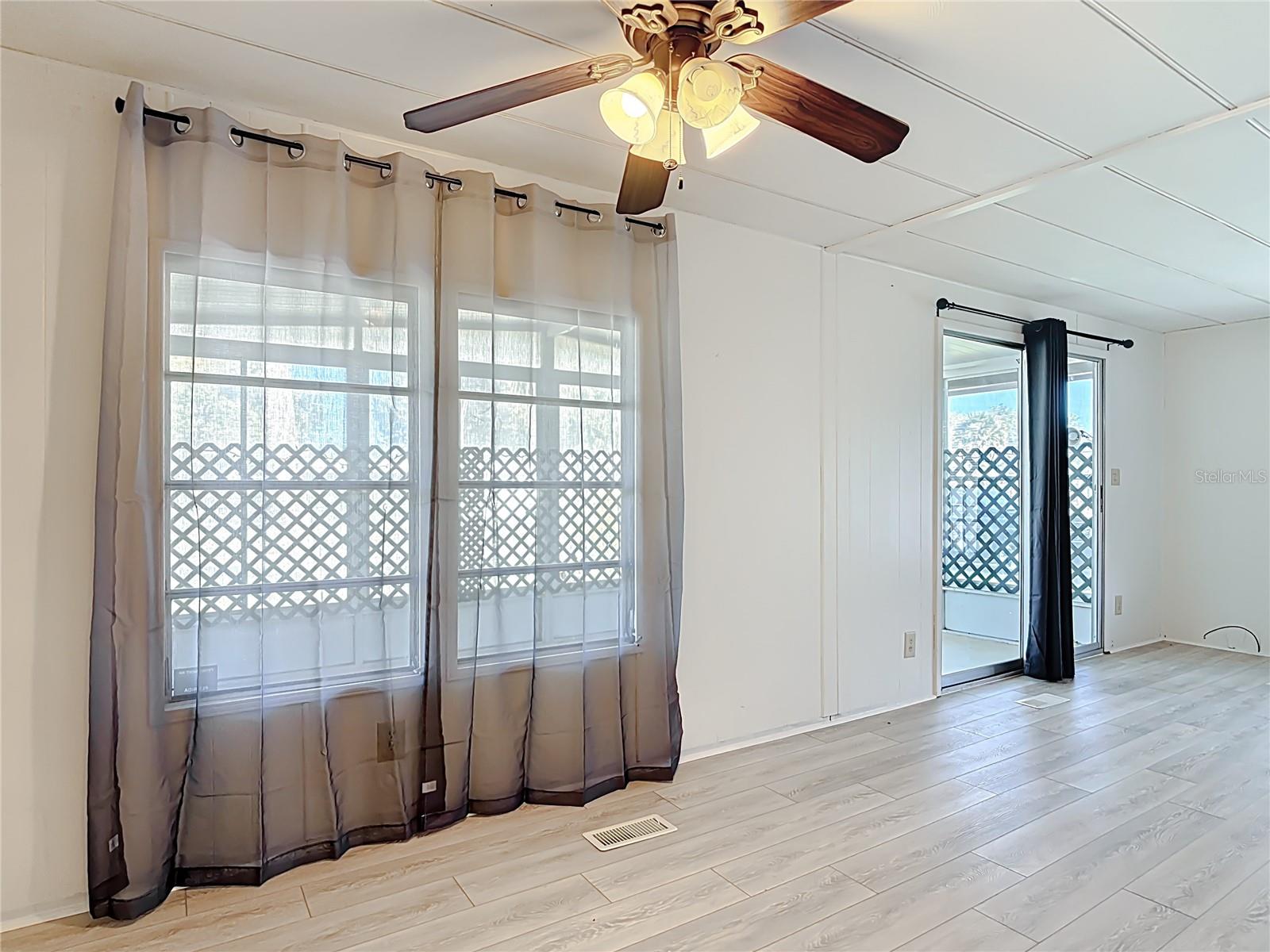 TAVARES LAKE FRANCES ESTATES - Residential