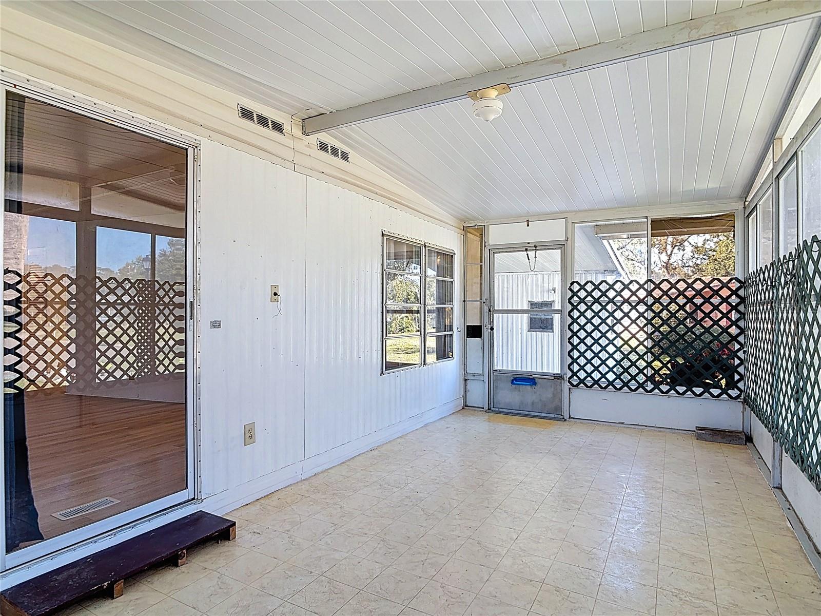 TAVARES LAKE FRANCES ESTATES - Residential