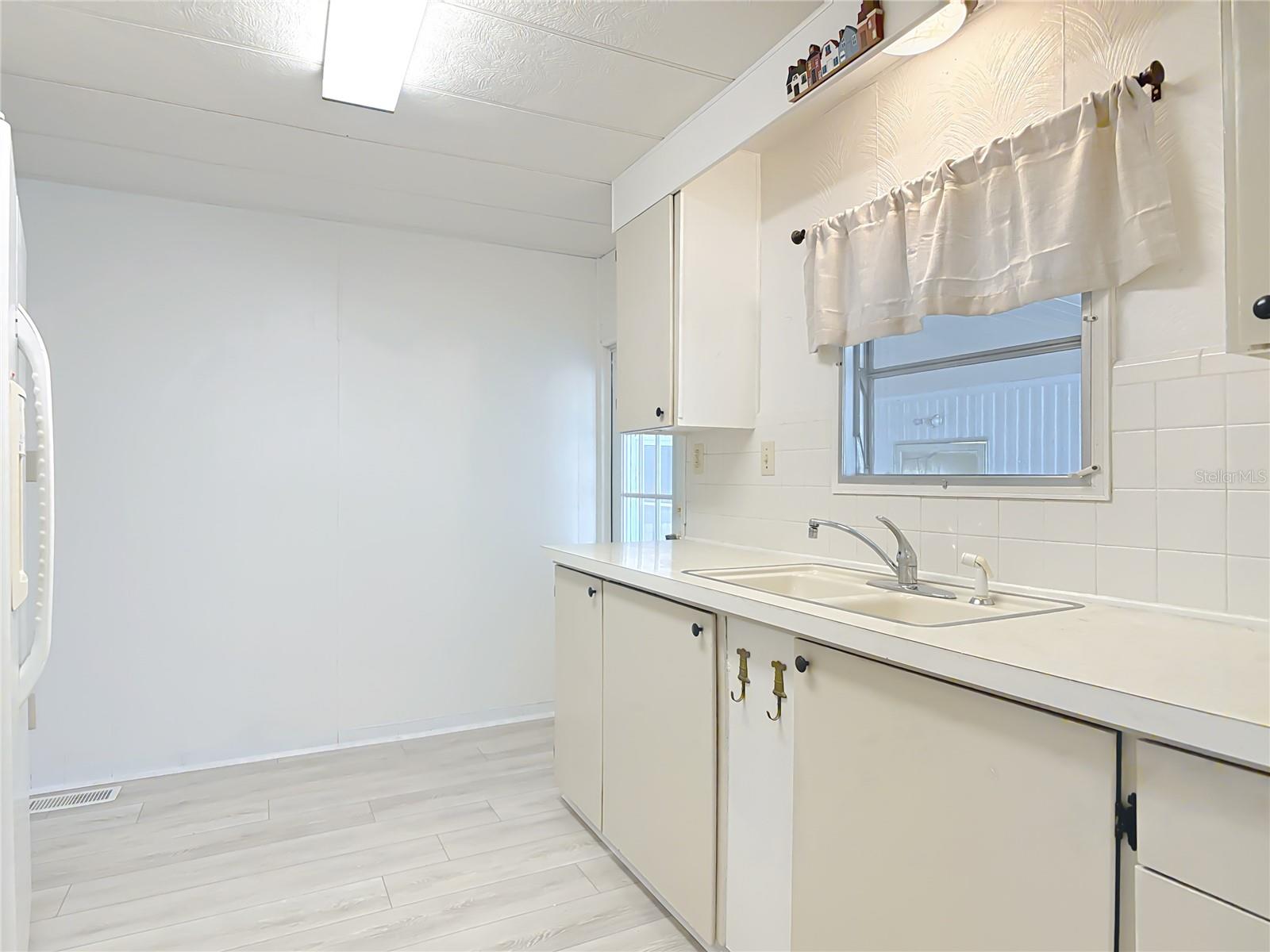 TAVARES LAKE FRANCES ESTATES - Residential