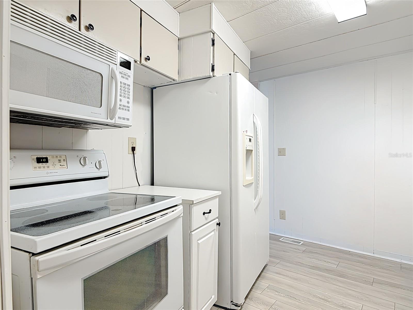 TAVARES LAKE FRANCES ESTATES - Residential