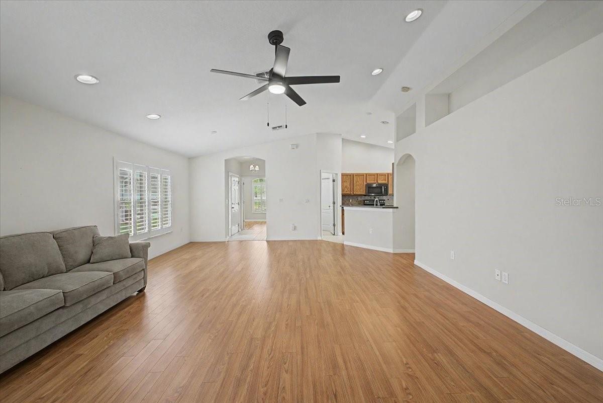 WELLINGTON AT SEVEN HILLS PH10 - Residential