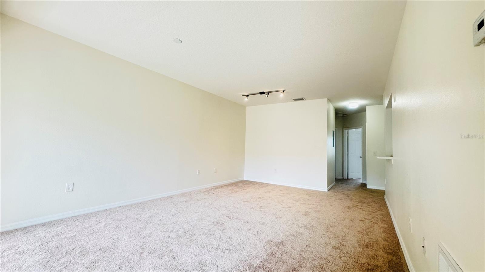 VILLAGES OF BLOOMINGDALE CONDO - Residential Lease
