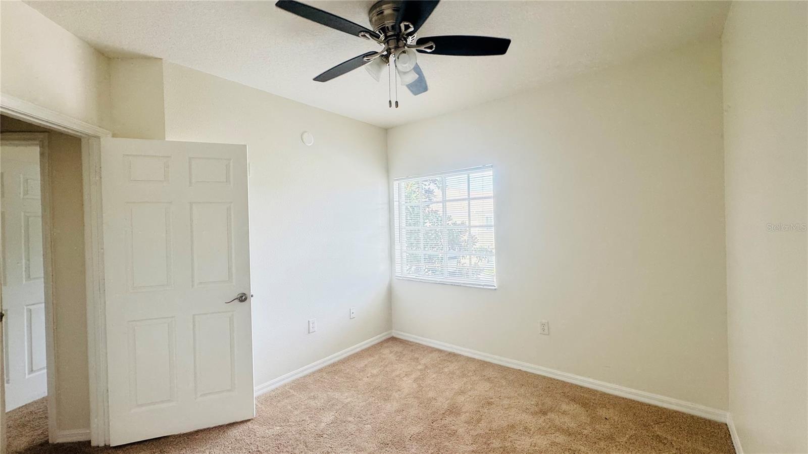 VILLAGES OF BLOOMINGDALE CONDO - Residential Lease