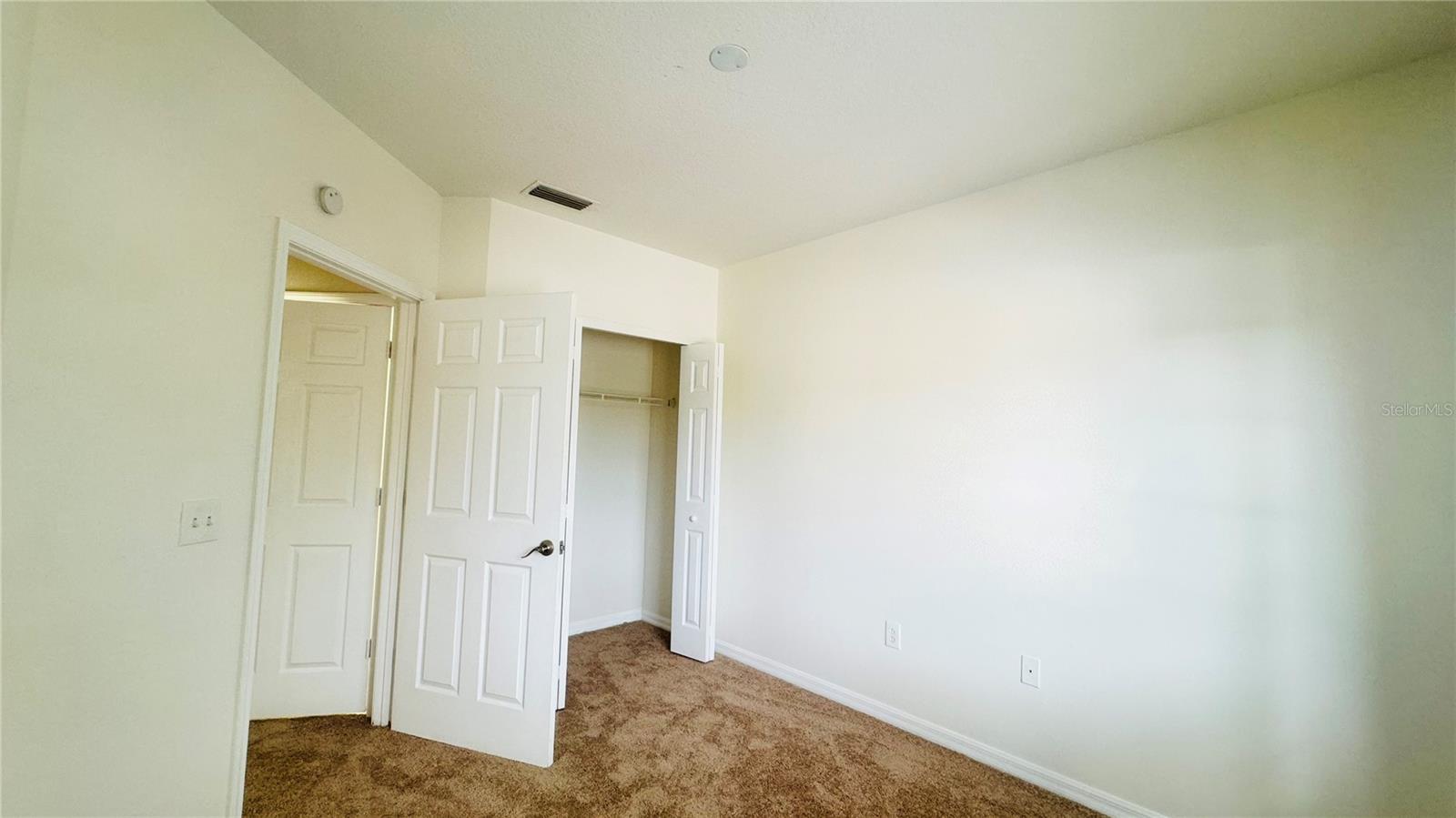 VILLAGES OF BLOOMINGDALE CONDO - Residential Lease