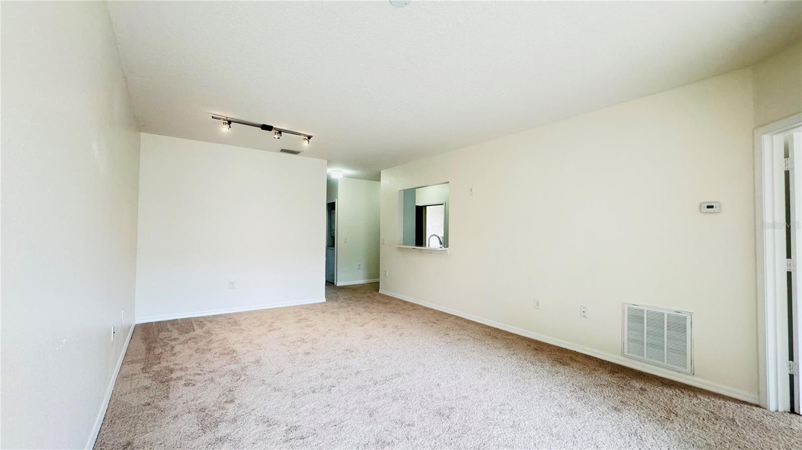 VILLAGES OF BLOOMINGDALE CONDO - Residential Lease