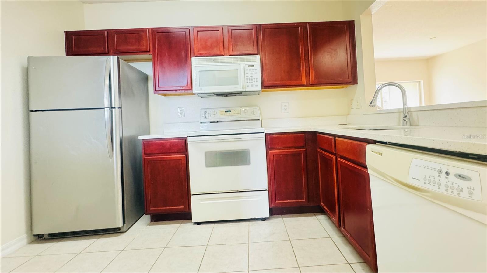 VILLAGES OF BLOOMINGDALE CONDO - Residential Lease