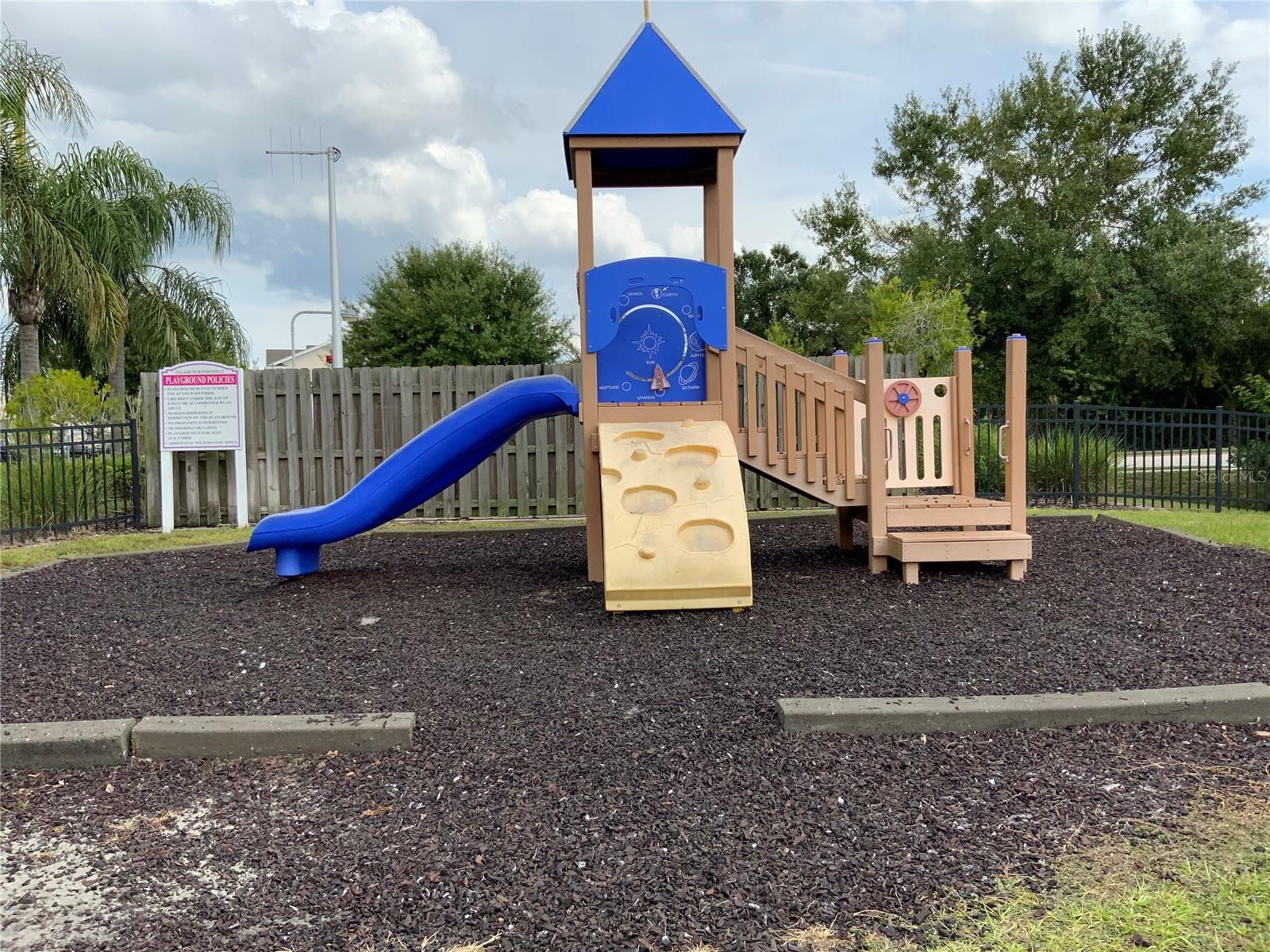 VILLAGES OF BLOOMINGDALE CONDO - Residential Lease