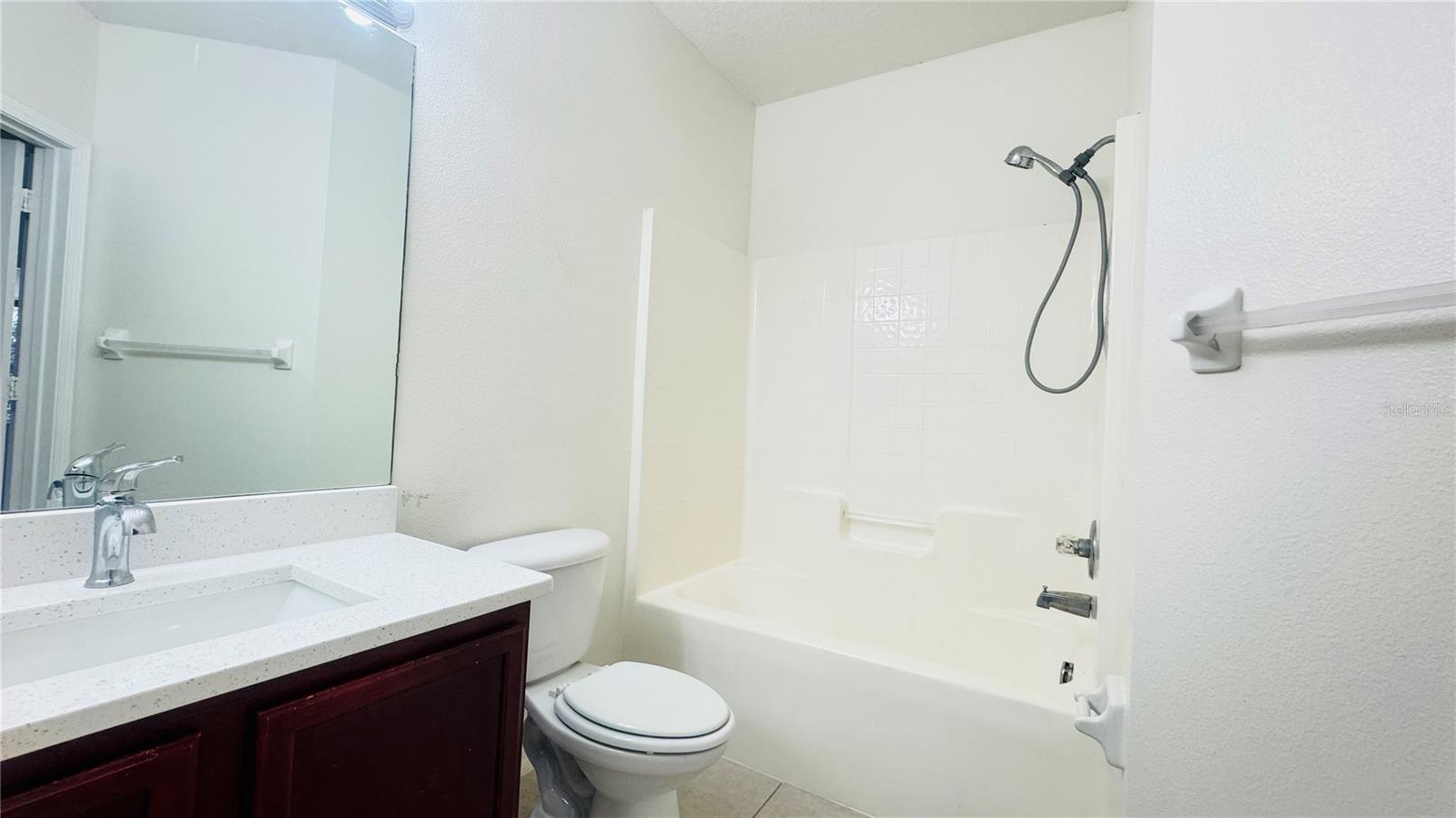 VILLAGES OF BLOOMINGDALE CONDO - Residential Lease