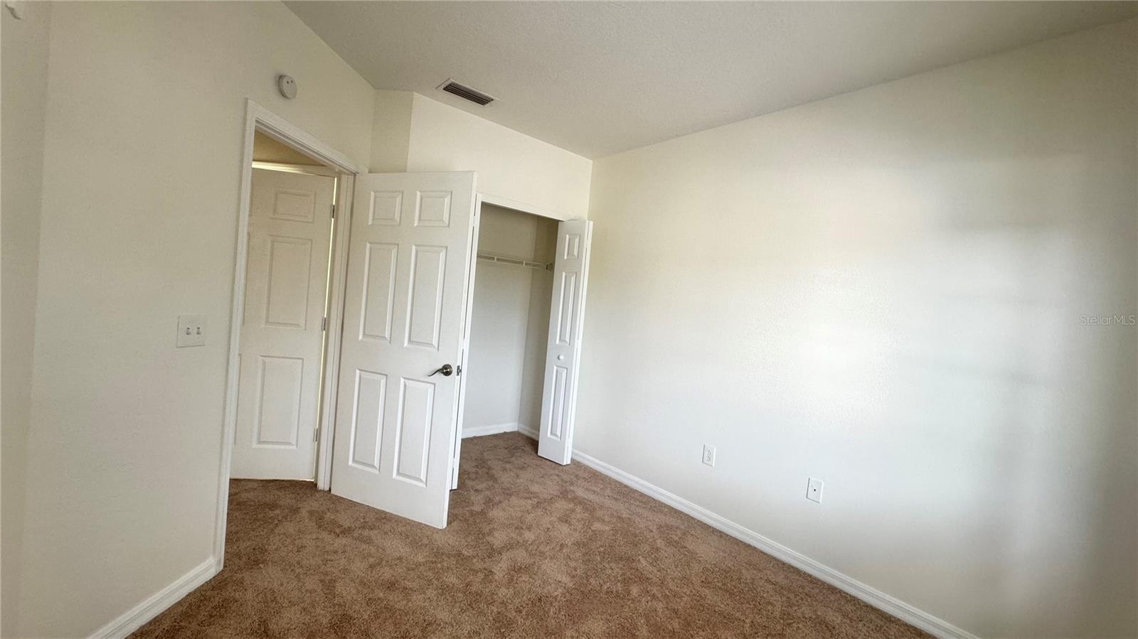 VILLAGES OF BLOOMINGDALE CONDO - Residential Lease