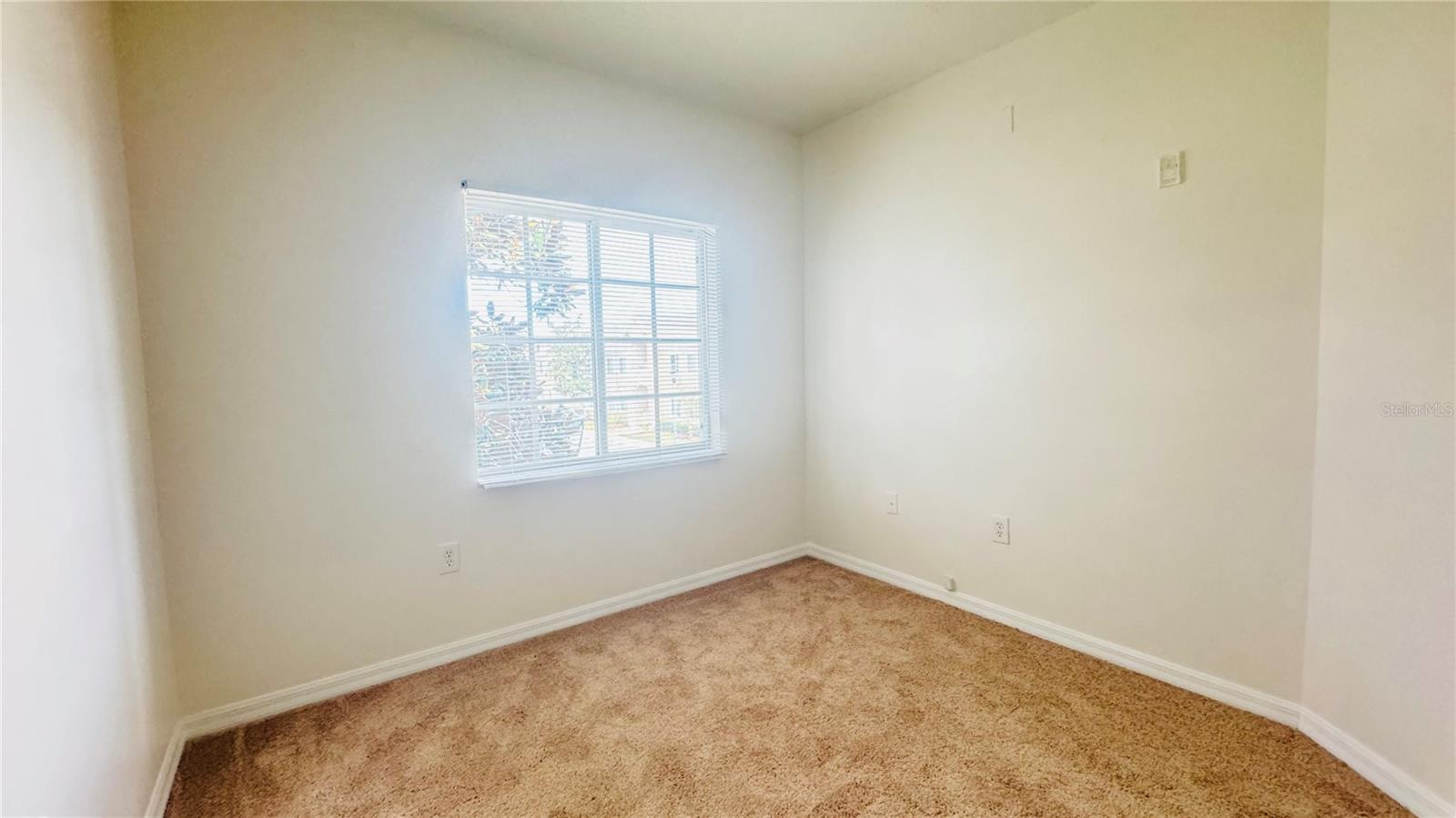 VILLAGES OF BLOOMINGDALE CONDO - Residential Lease