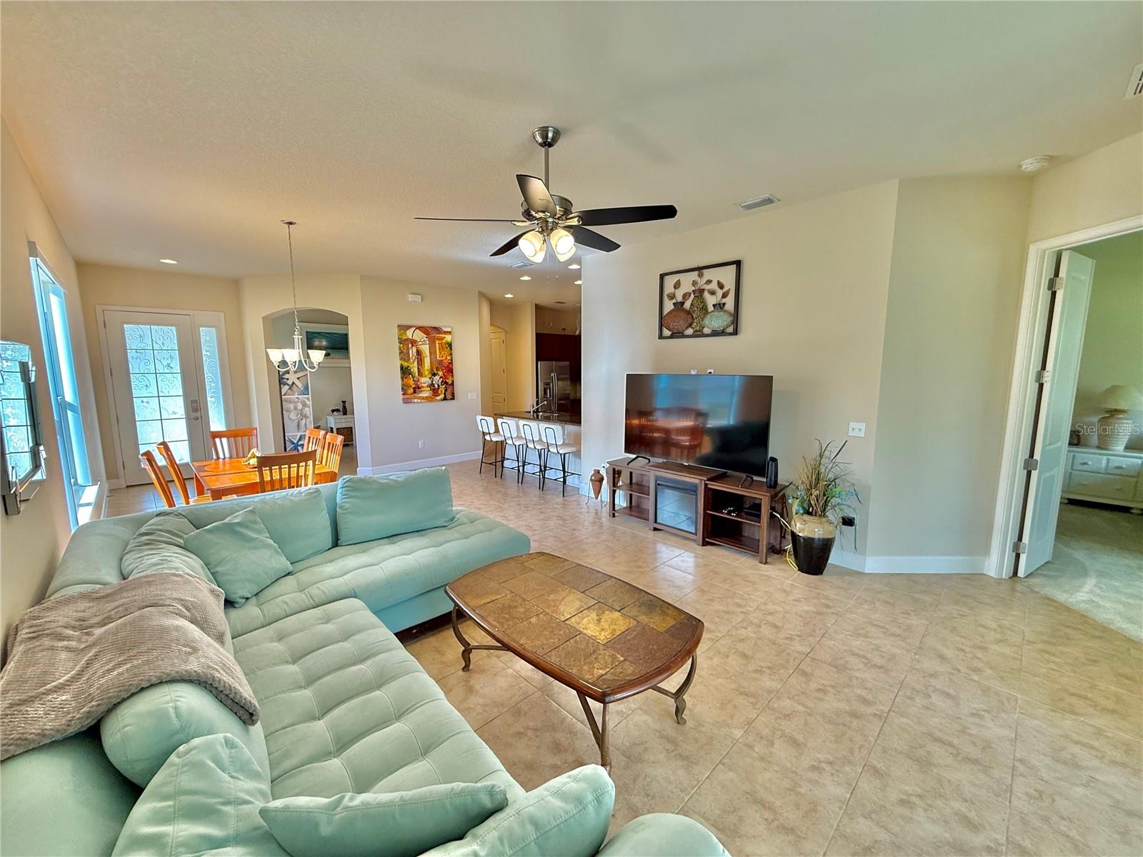 708 ALDENHAM LANE