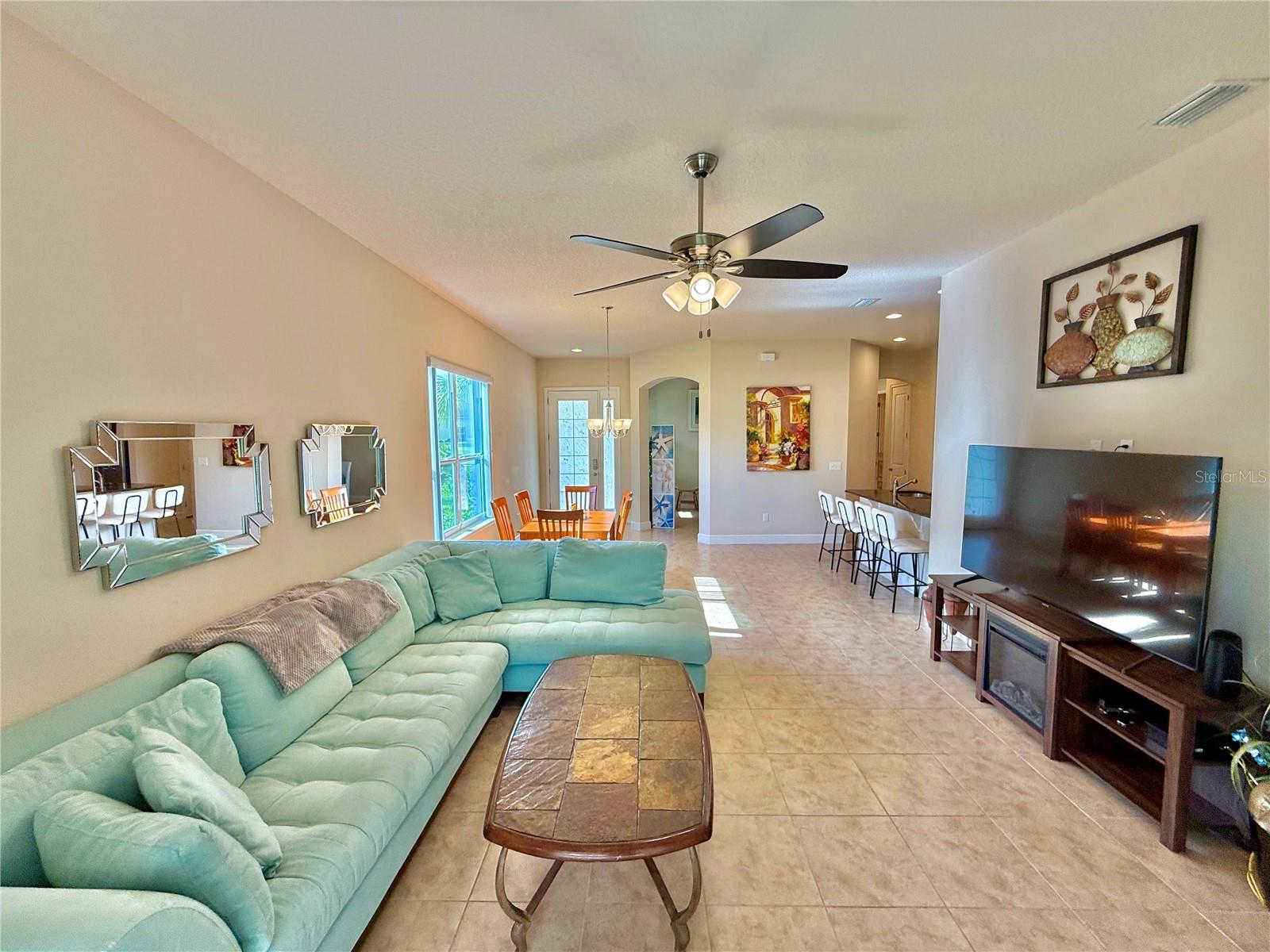 708 ALDENHAM LANE