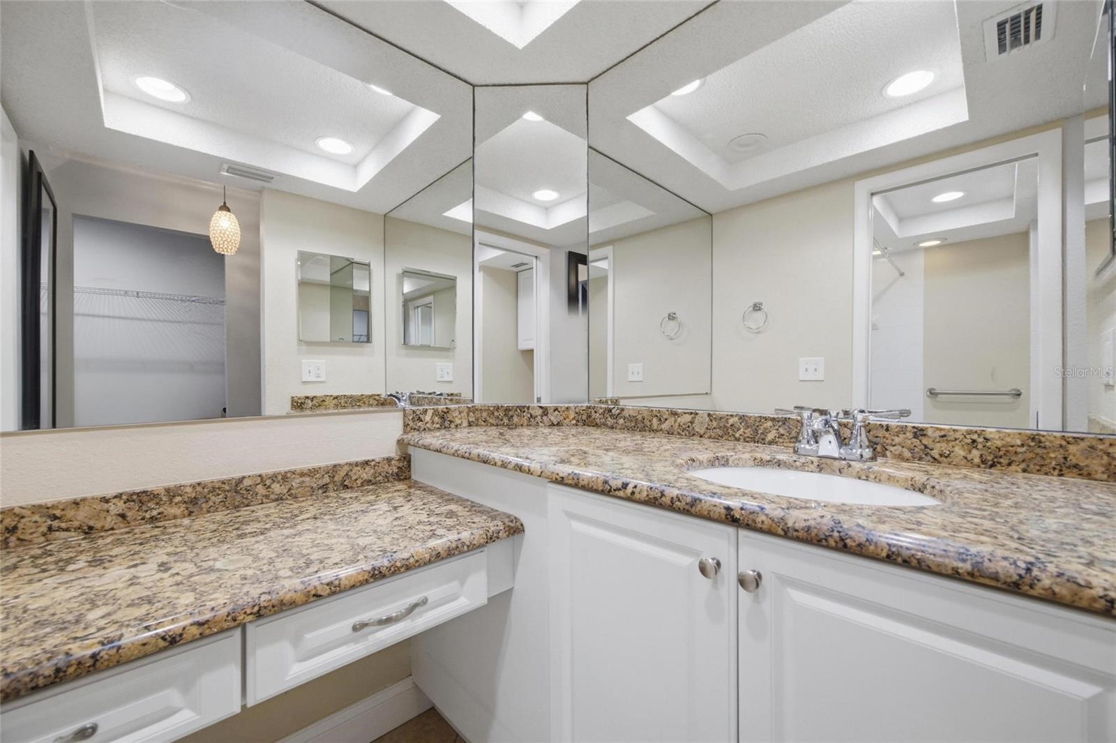 ORANGEPOINTE - Residential