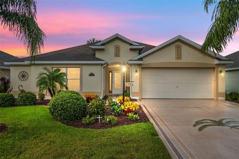 Photo of 825 Ulelah Street, The Villages, FL 32163 (MLS # G5102591)