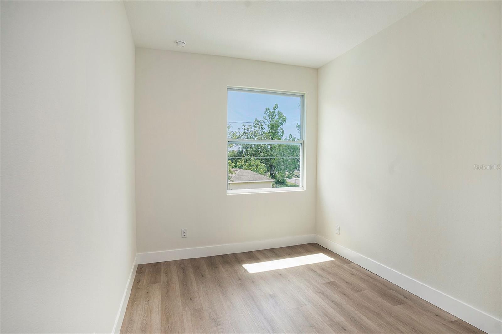 GRANT PARK - Residential Income