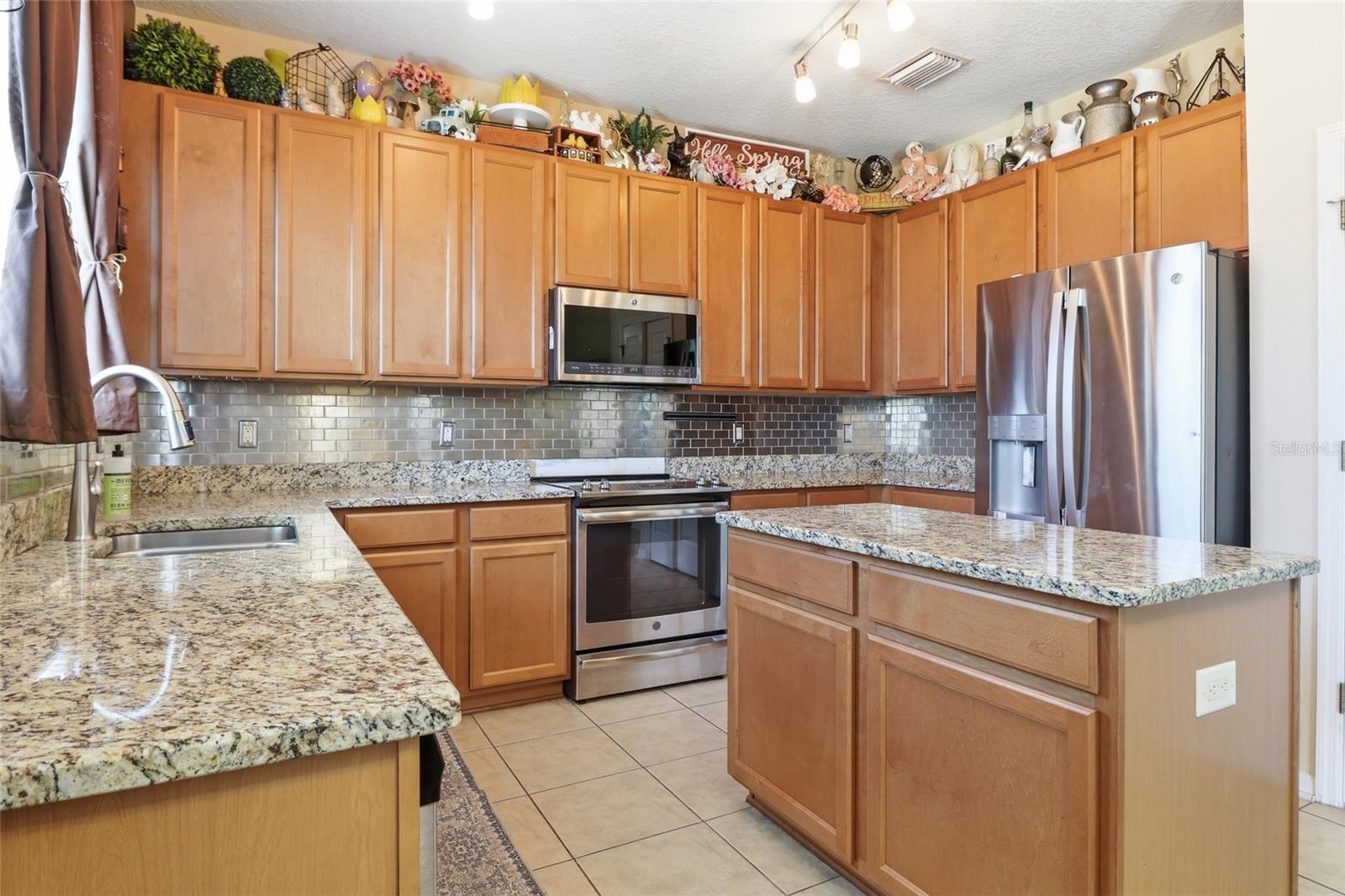 CREEKSIDE PRESERVE - Residential