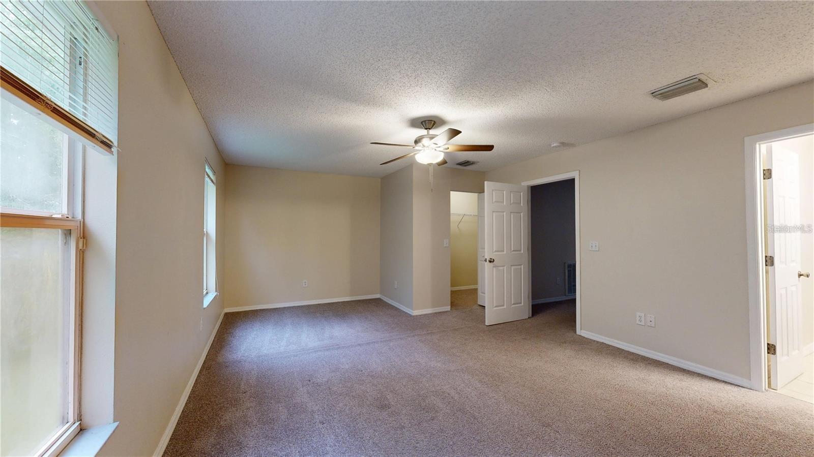 EDGEWATER AT GRAND OAKS PH 01 - Residential Lease