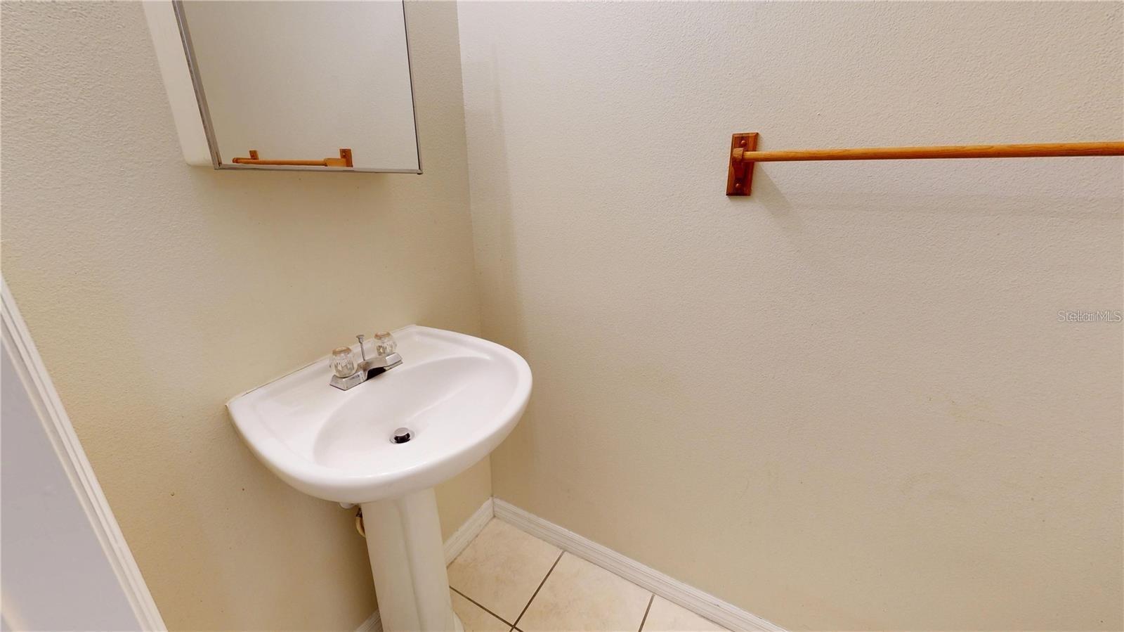 EDGEWATER AT GRAND OAKS PH 01 - Residential Lease