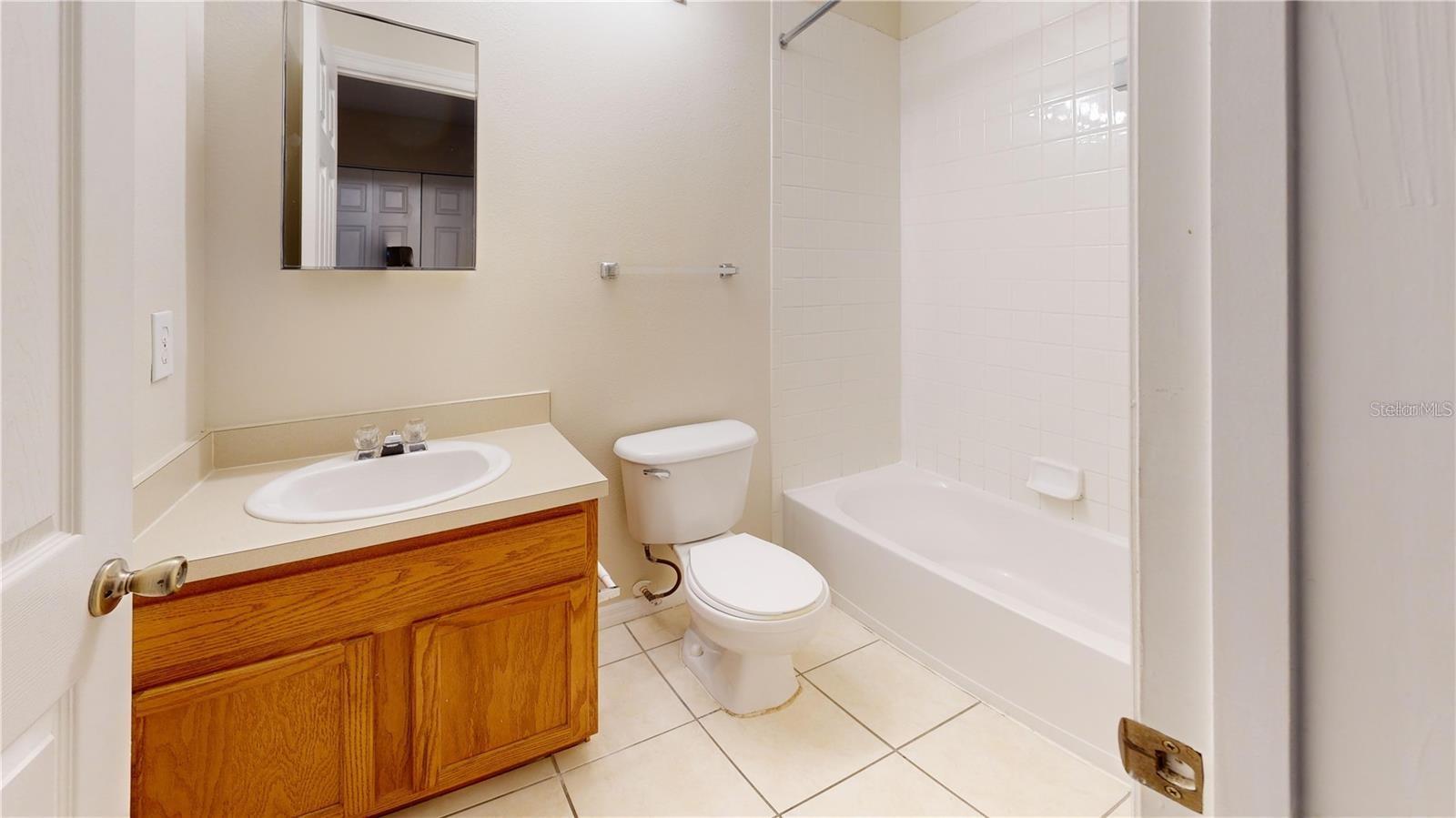 EDGEWATER AT GRAND OAKS PH 01 - Residential Lease