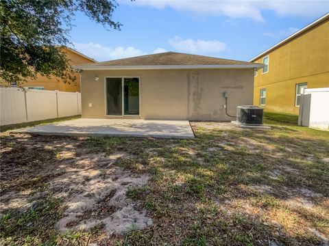 A home in PALMETTO