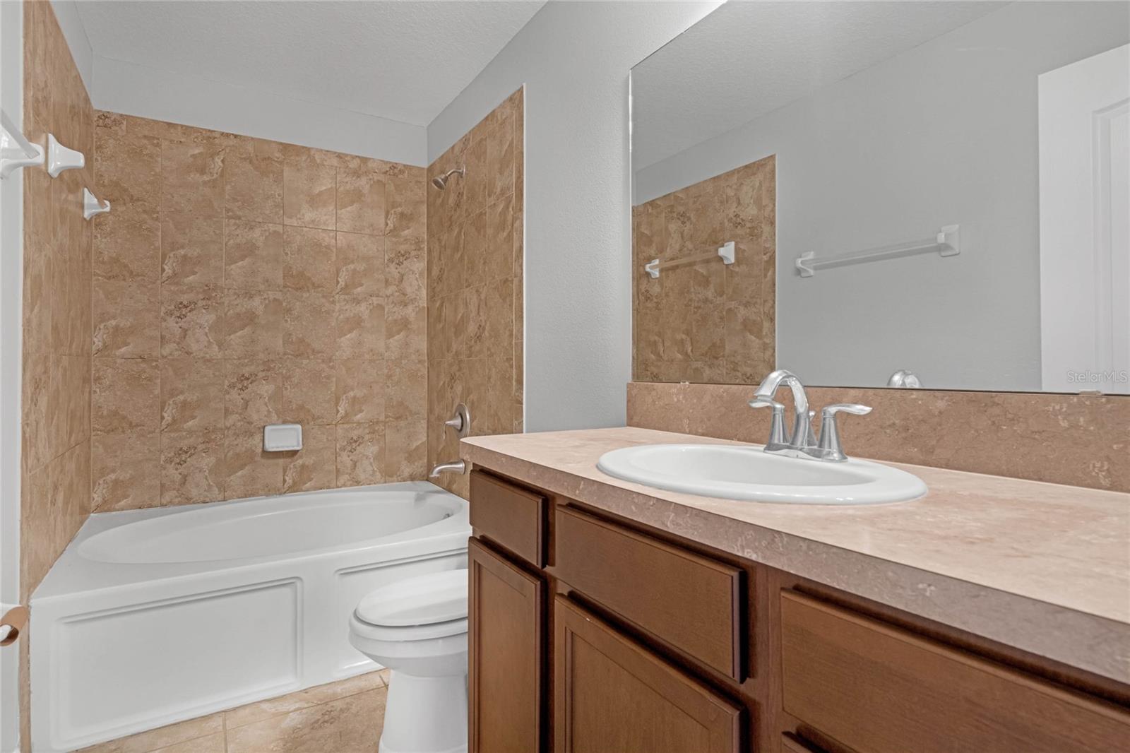 AMBERLEE TWNHMS - Residential Lease