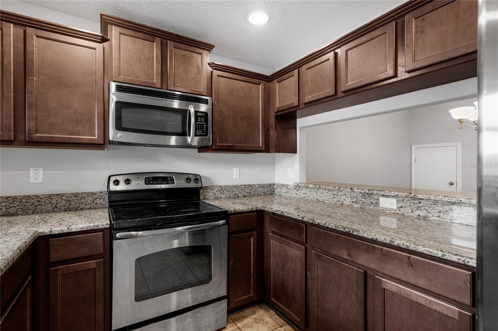 AMBERLEE TWNHMS - Residential Lease