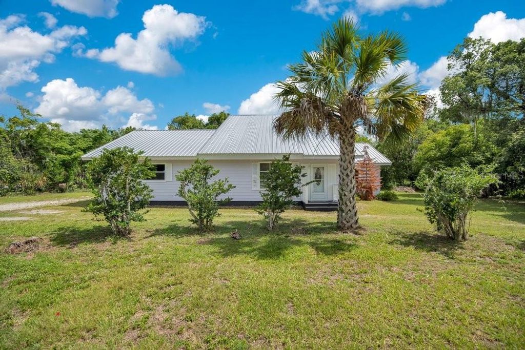 Photo of 110 W Washington Avenue, Deland, FL 32720 (MLS # V4949522)