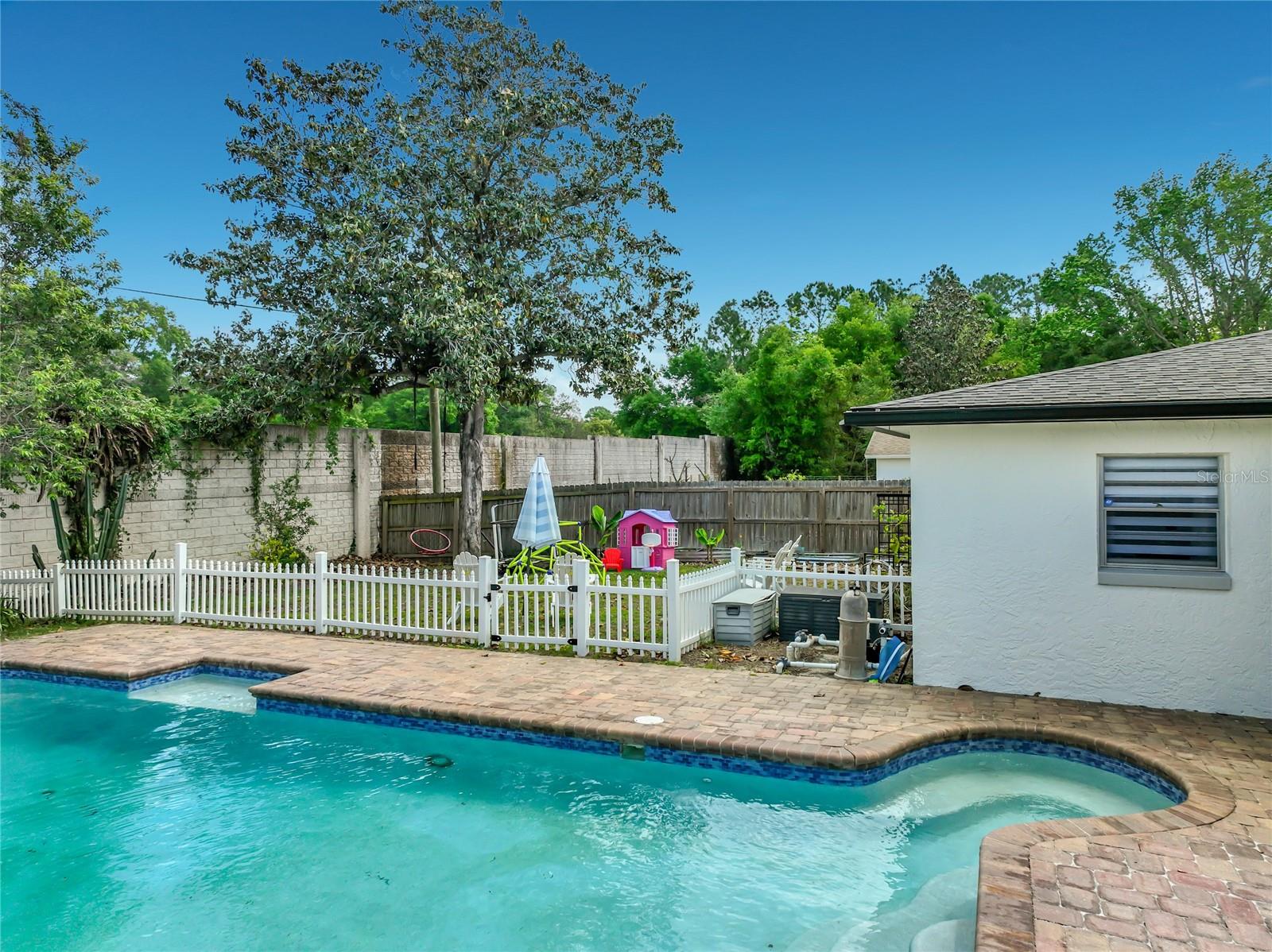 TEALWOOD COVE SECOND ADD - Residential