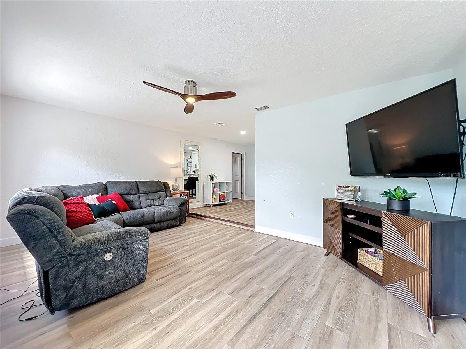 TEALWOOD COVE SECOND ADD - Residential