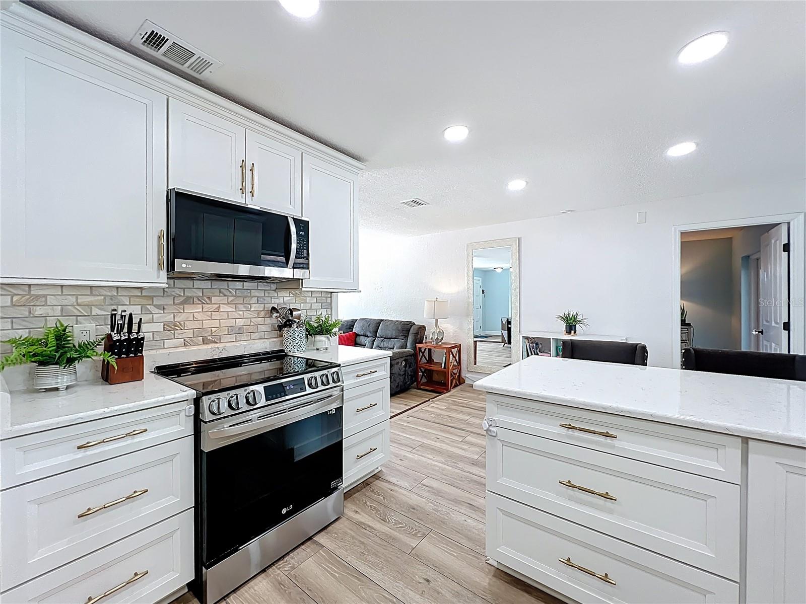 TEALWOOD COVE SECOND ADD - Residential