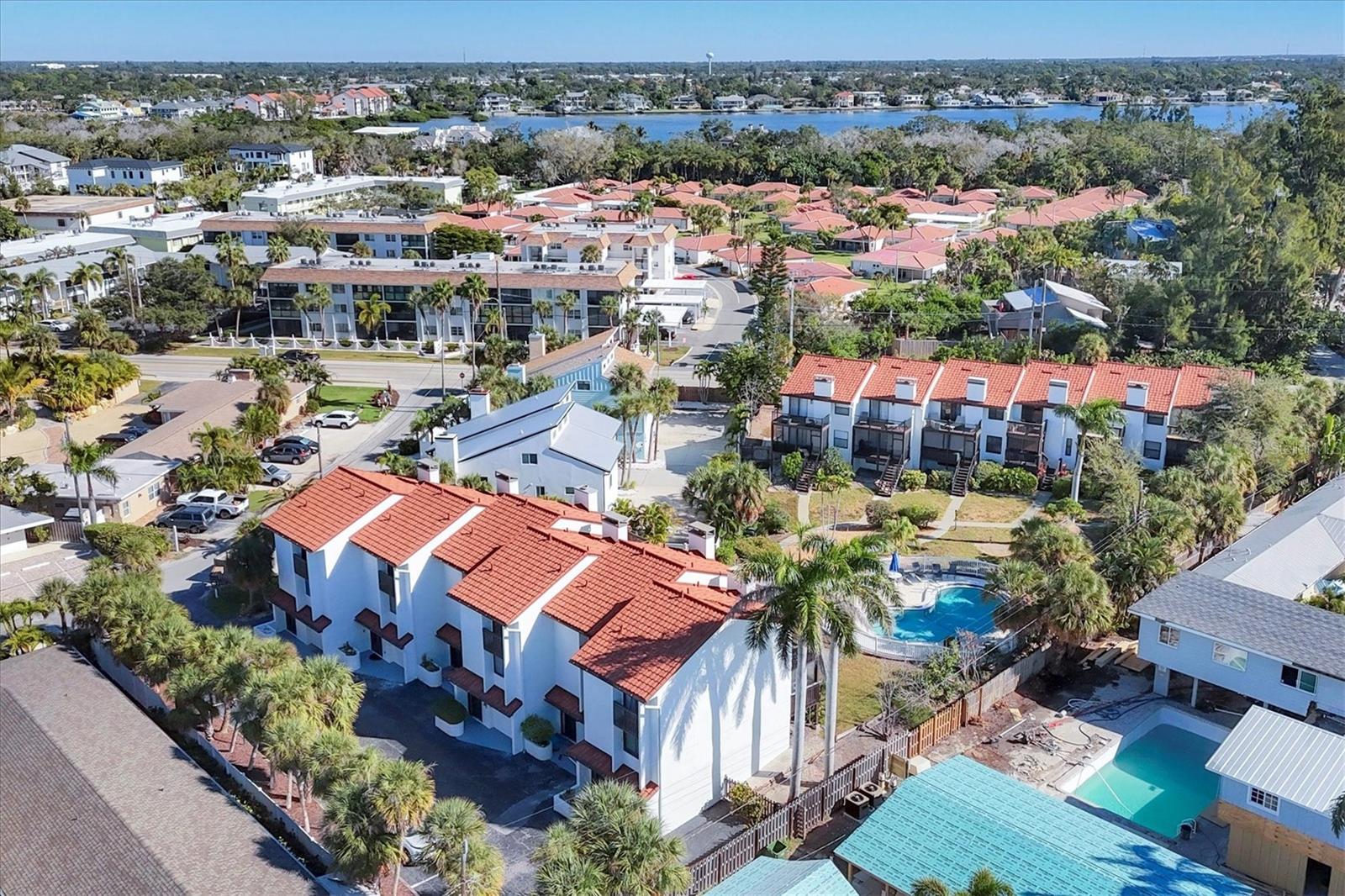 MIDNIGHT SEA - Residential