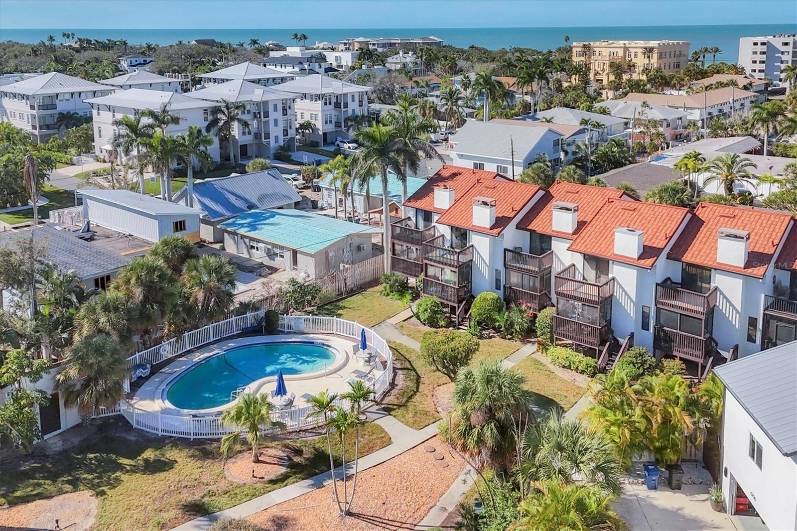 MIDNIGHT SEA - Residential