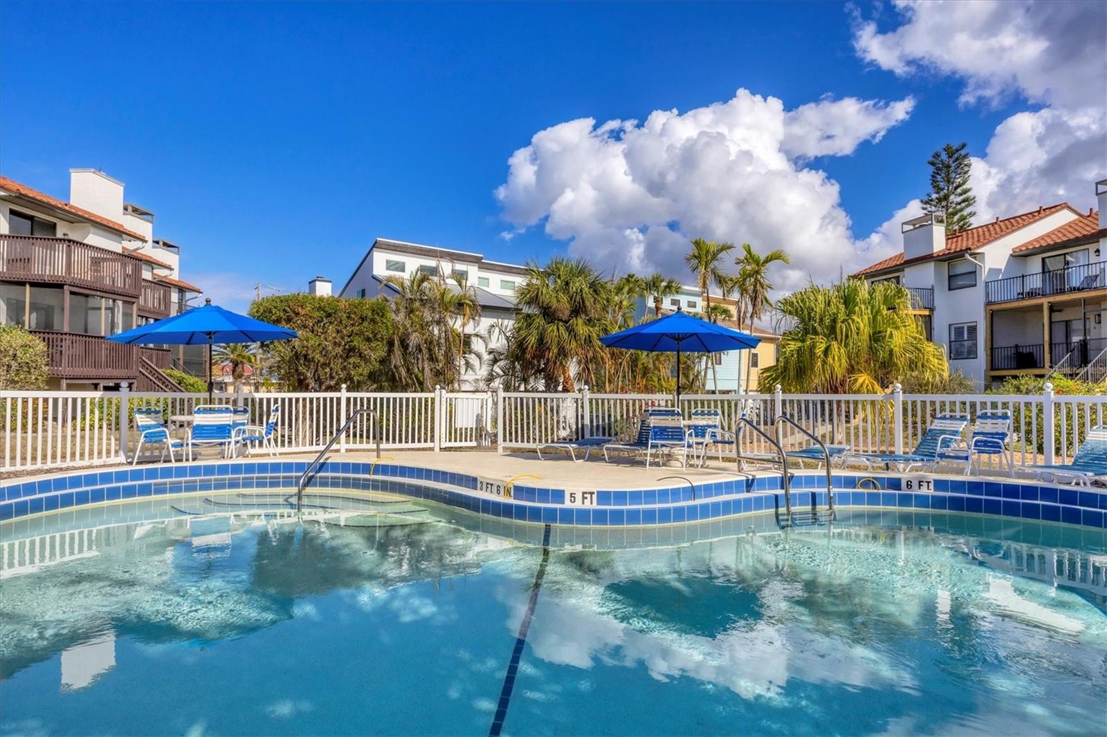 MIDNIGHT SEA - Residential