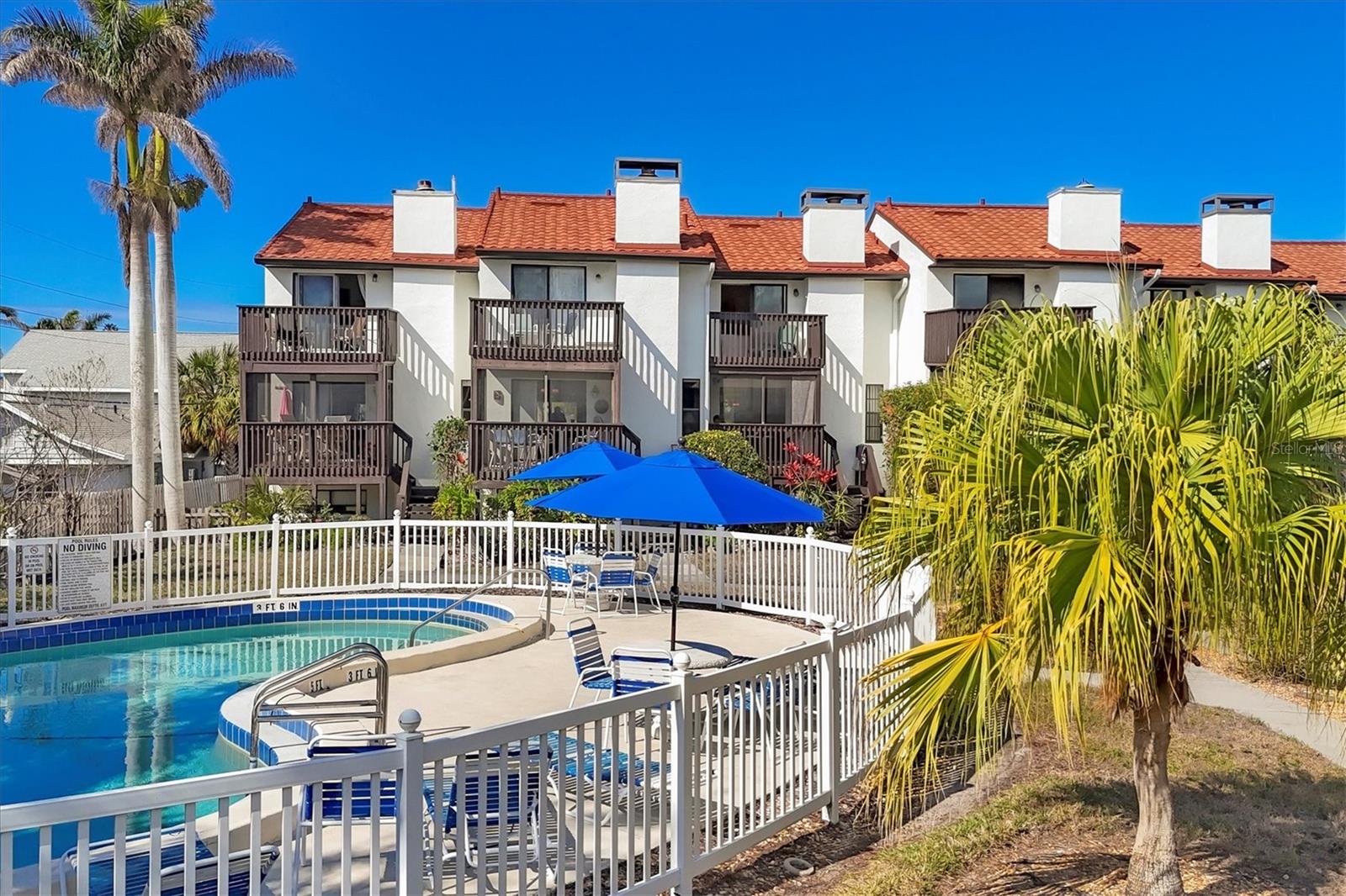 MIDNIGHT SEA - Residential