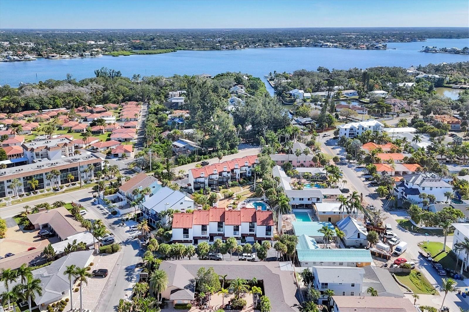 MIDNIGHT SEA - Residential