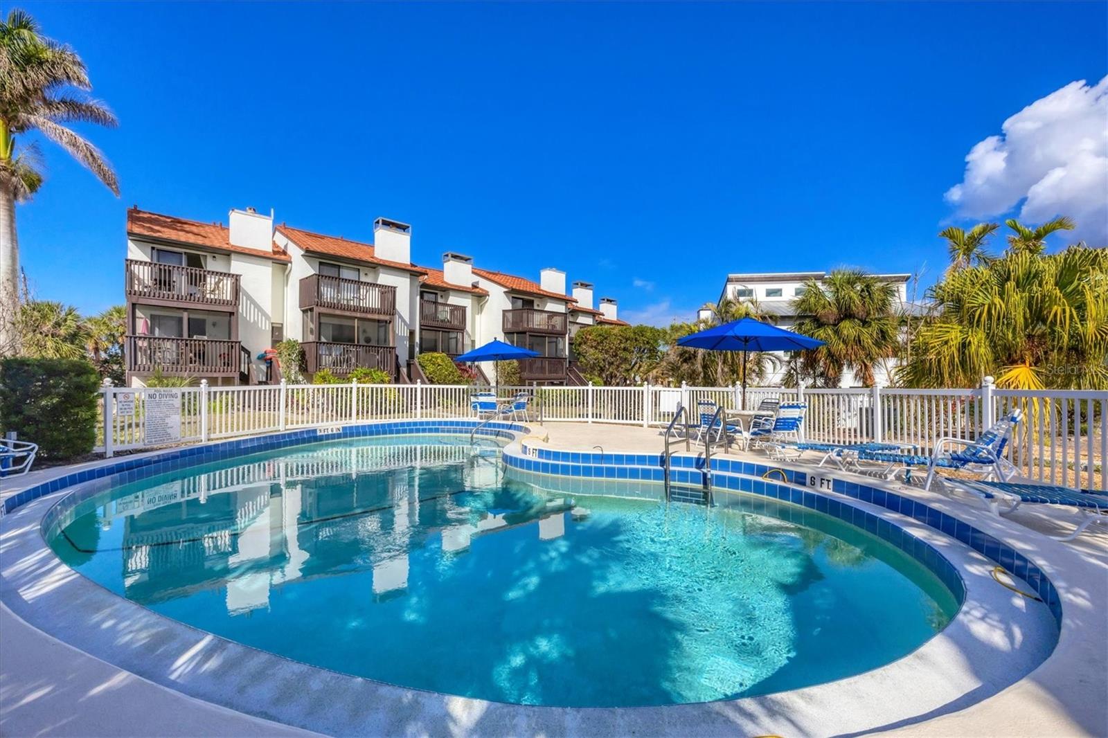 MIDNIGHT SEA - Residential