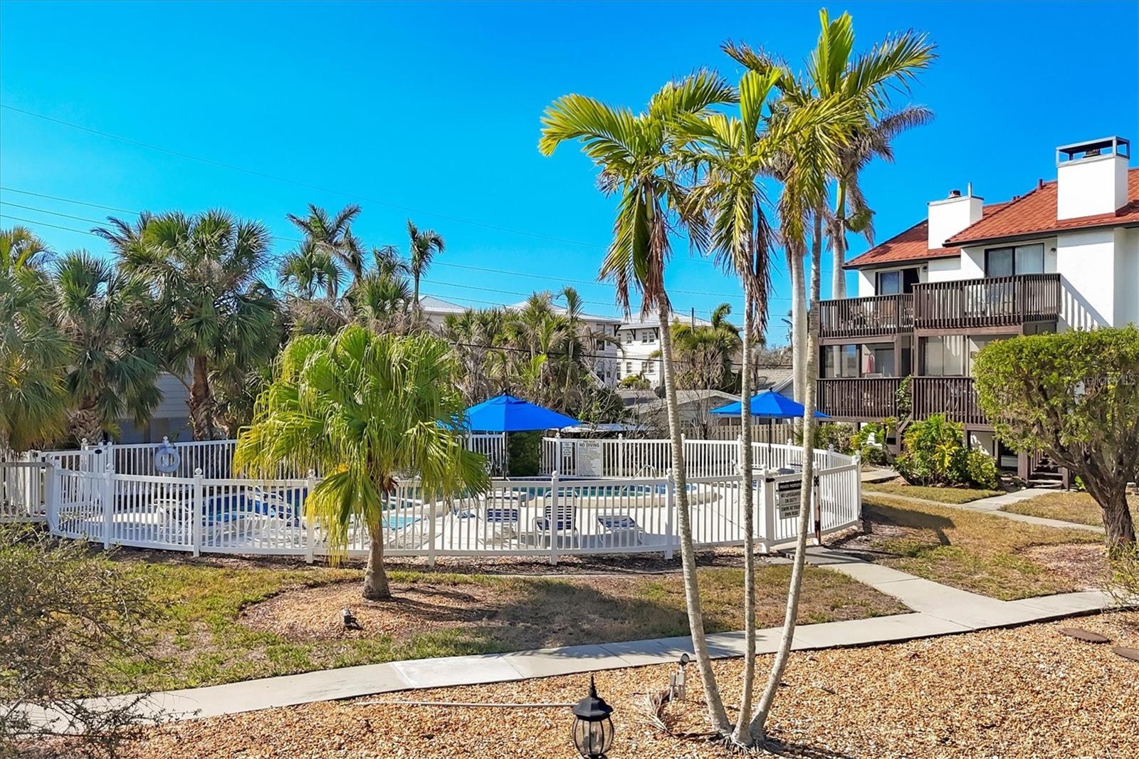 MIDNIGHT SEA - Residential