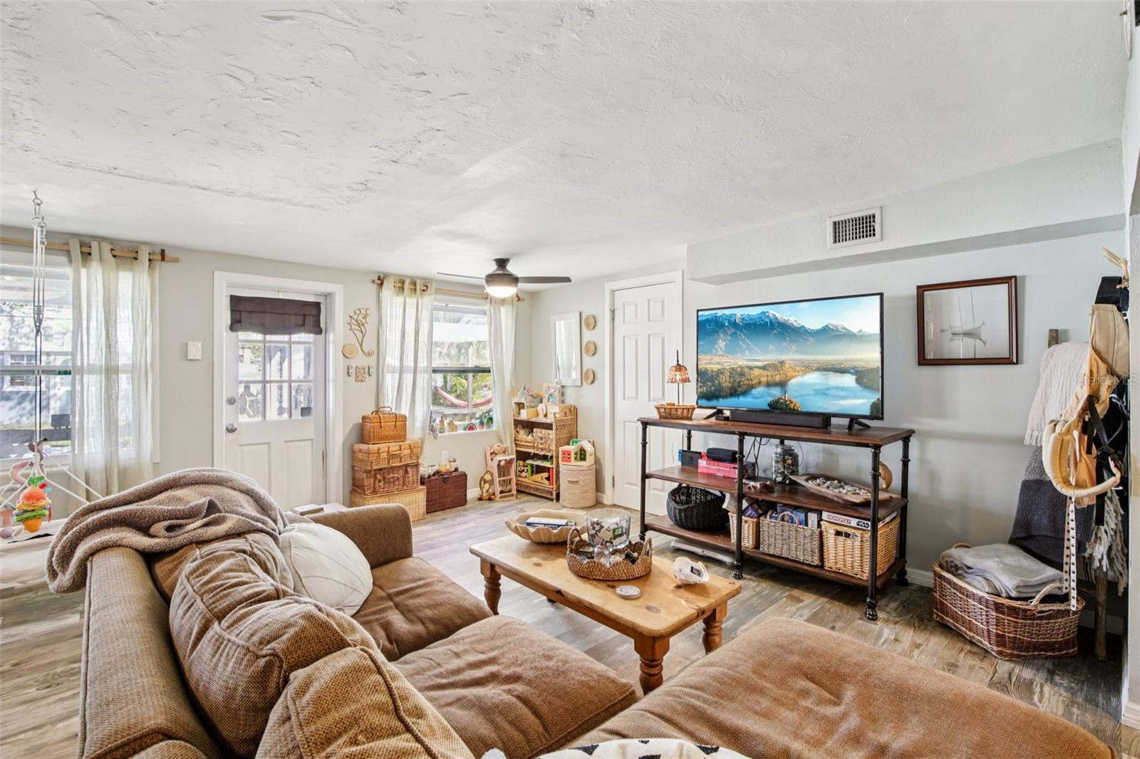 CRESCENT HEIGHTS RESUBDIVIDED - Residential