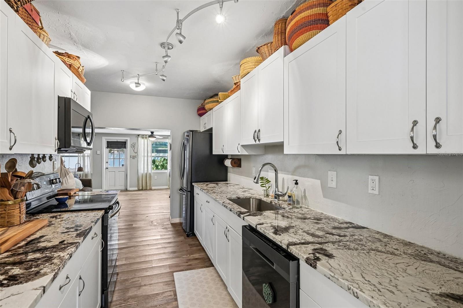 CRESCENT HEIGHTS RESUBDIVIDED - Residential