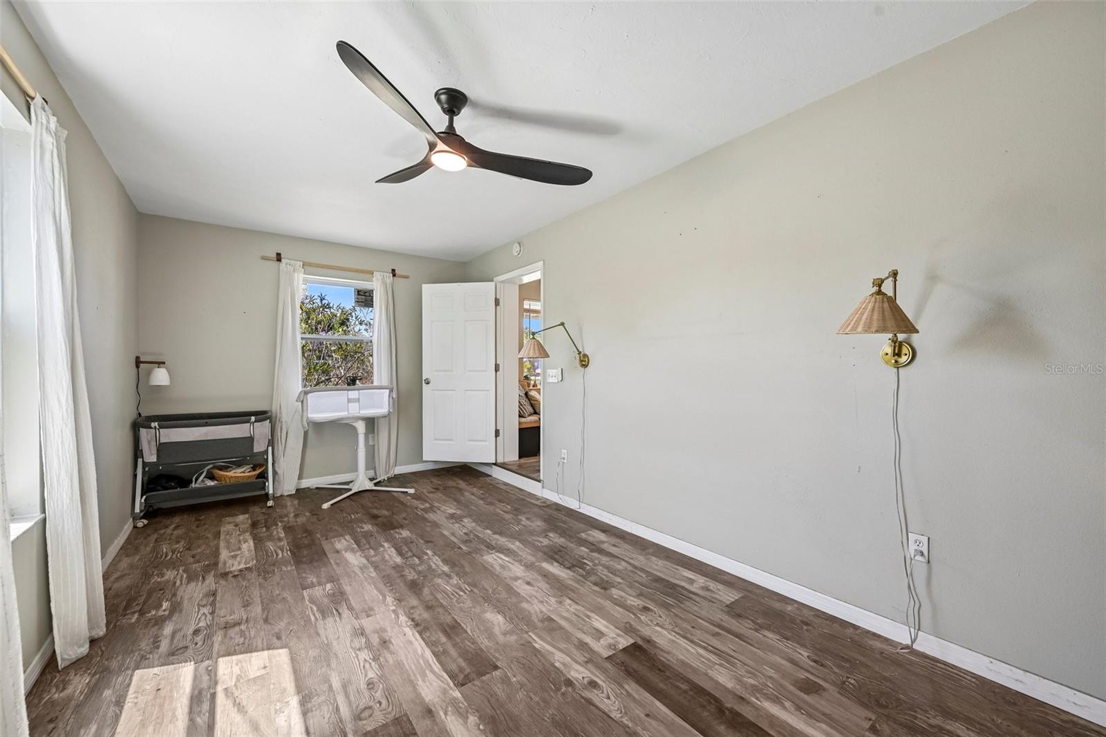 CRESCENT HEIGHTS RESUBDIVIDED - Residential
