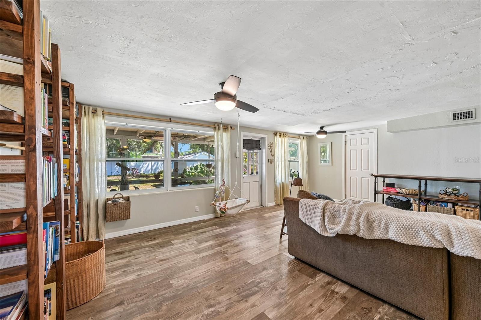 CRESCENT HEIGHTS RESUBDIVIDED - Residential