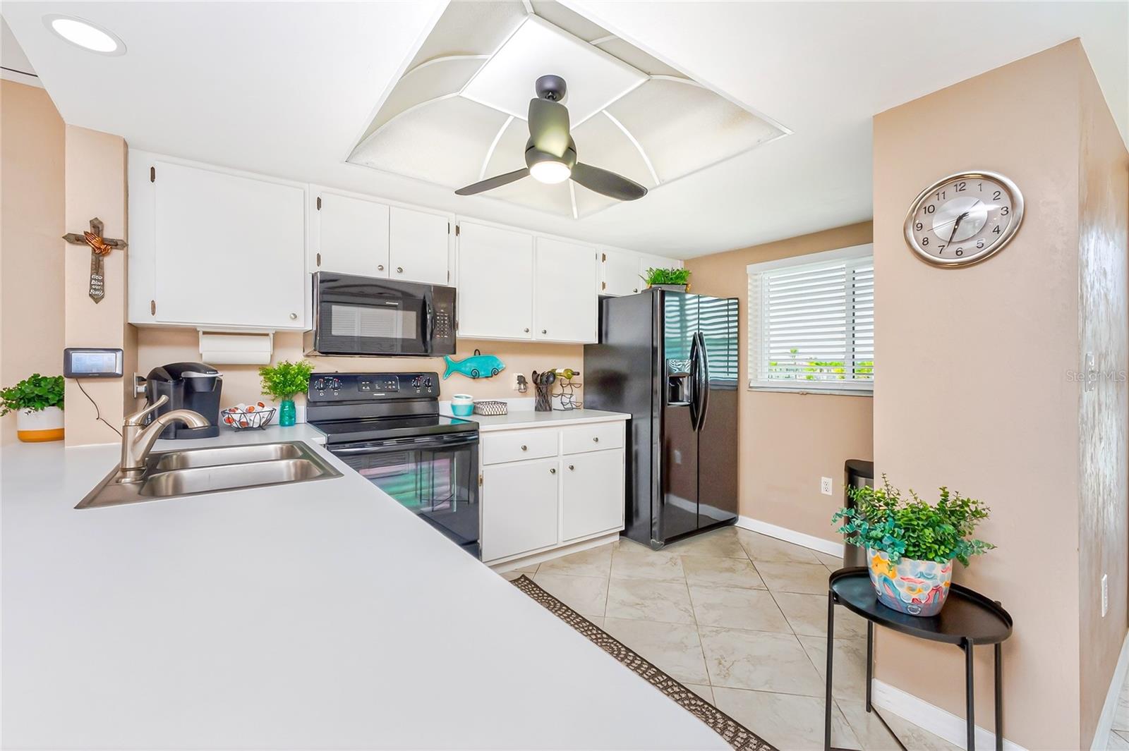 EGRET POINTE CONDO PH 02 - Residential