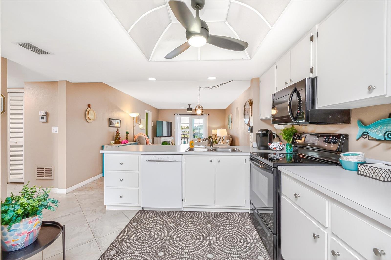 EGRET POINTE CONDO PH 02 - Residential