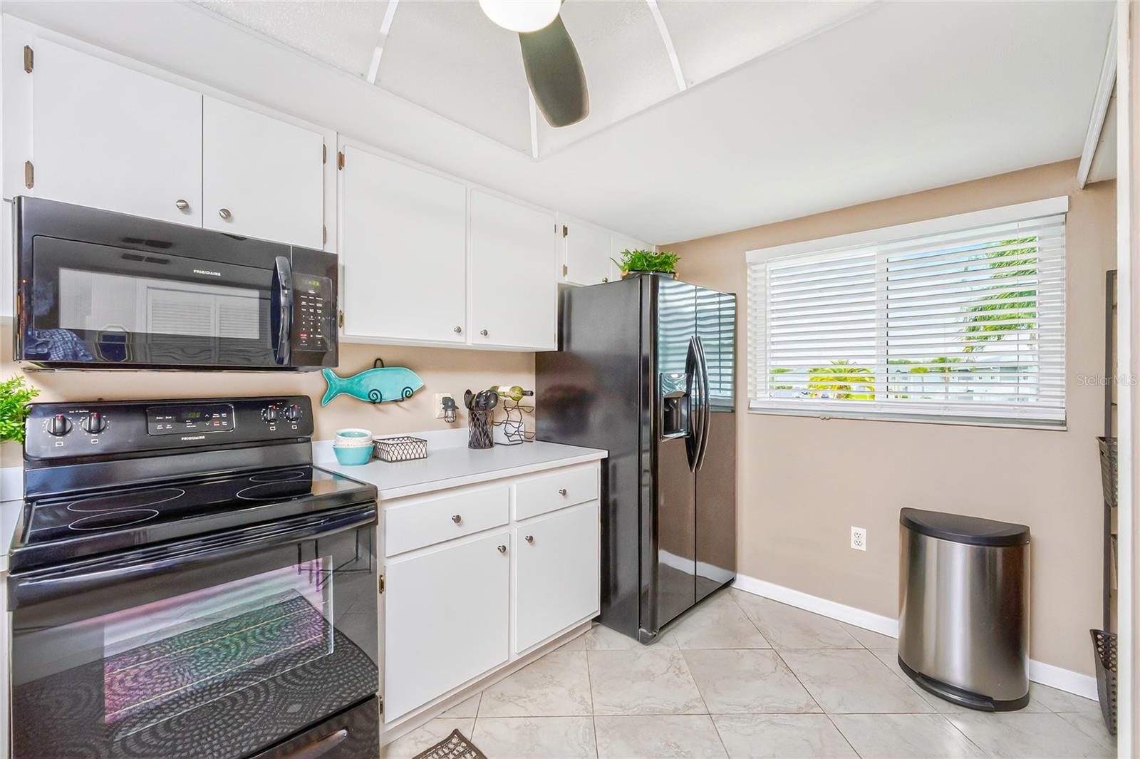 EGRET POINTE CONDO PH 02 - Residential