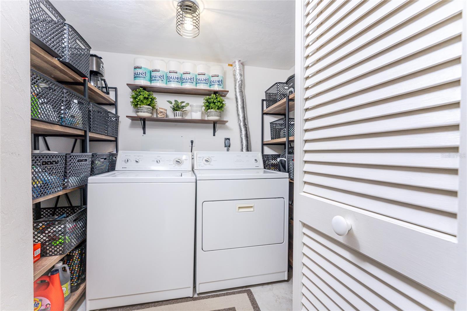 EGRET POINTE CONDO PH 02 - Residential