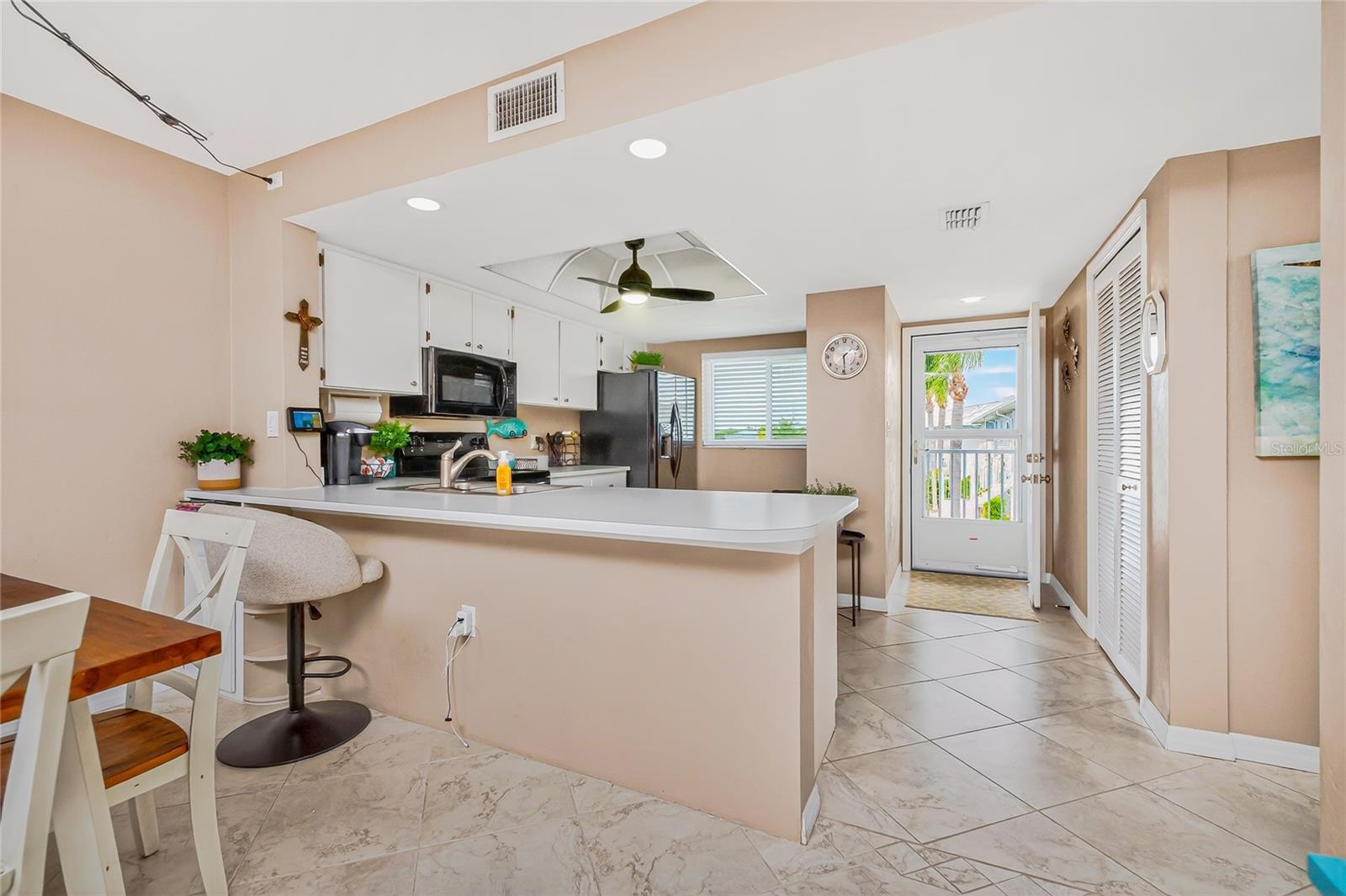 EGRET POINTE CONDO PH 02 - Residential