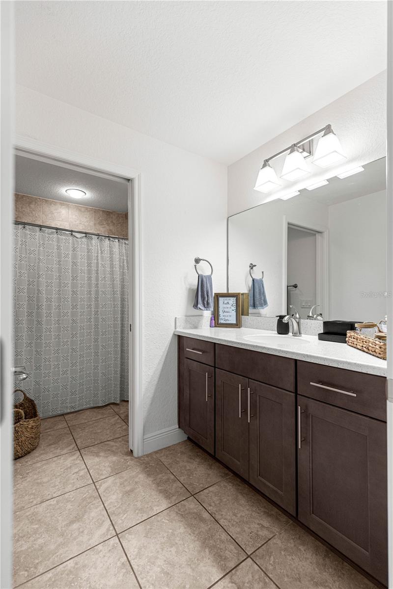 ENCLAVE LAKESIDE LNDGS - Residential