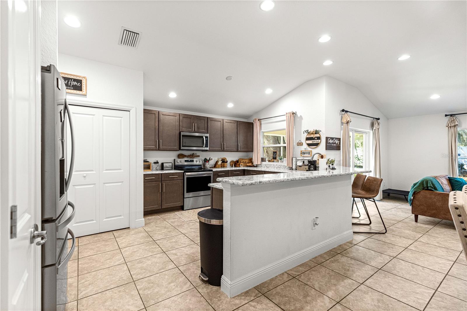 ENCLAVE LAKESIDE LNDGS - Residential