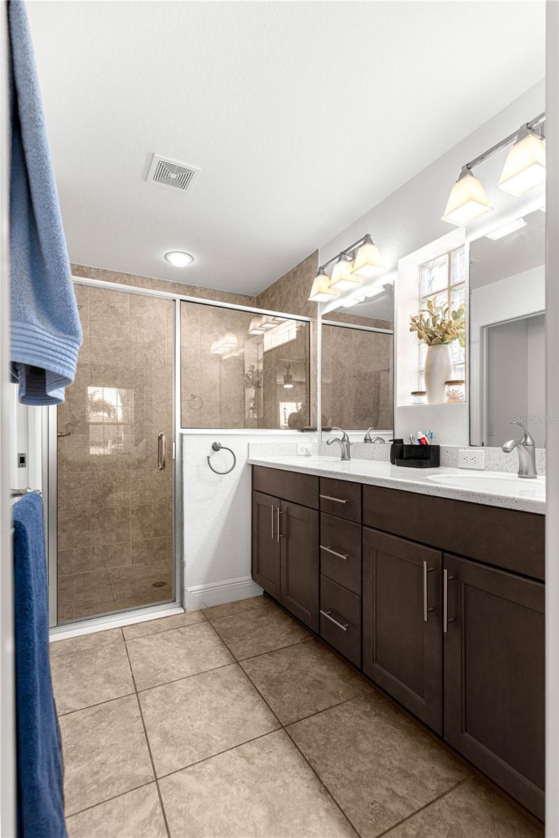 ENCLAVE LAKESIDE LNDGS - Residential